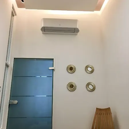 Modern 2 Bedroom With Free Airport Transfer Apartment *