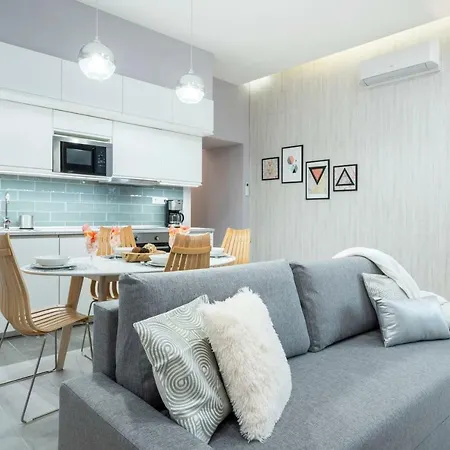Modern 2 Bedroom With Free Airport Transfer Apartment Budapest