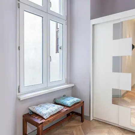 Modern 2 Bedroom With Free Airport Transfer Budapest