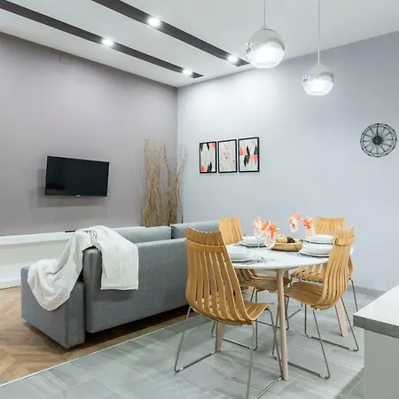Modern 2 Bedroom With Free Airport Transfer Apartment Budapest