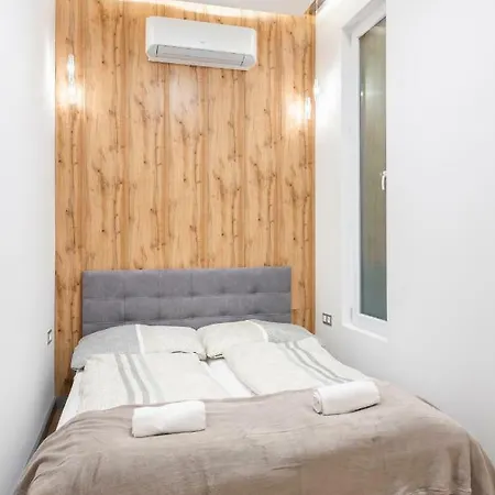 Modern 2 Bedroom With Free Airport Transfer Apartment Budapest