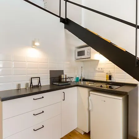 Leah Apartment *