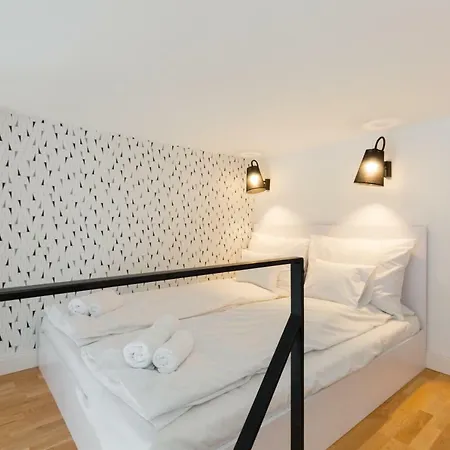 Leah Apartment *