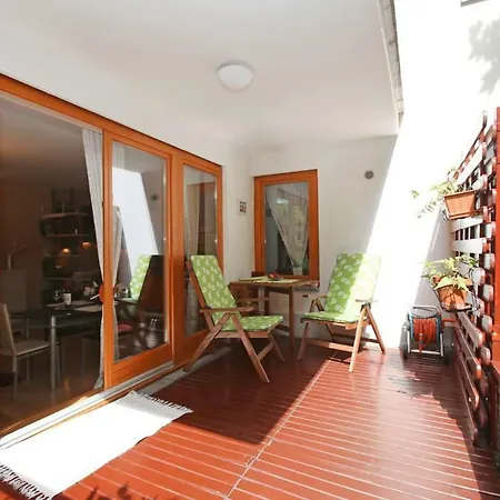 Apartment Downtown Garden Isle In Urban Style-free Parking