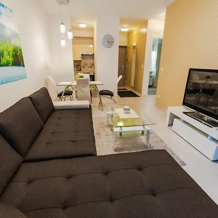 Corvin Atrium Promenade Apartment *