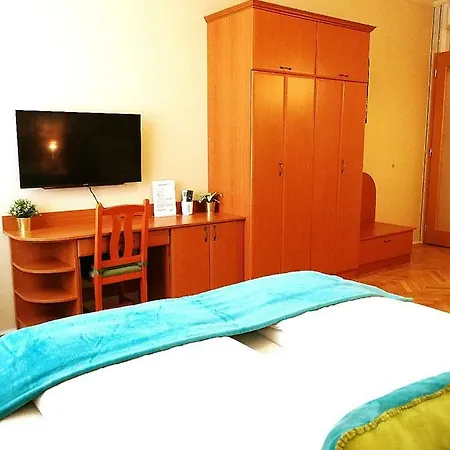 King Apartment *