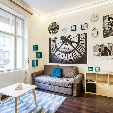 Apartment Pop Arts Studios *