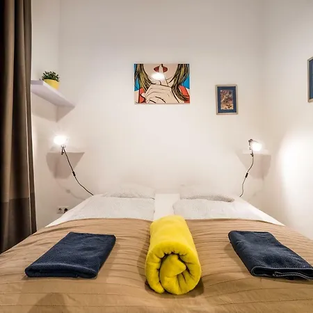 Apartment Pop Arts Studios *
