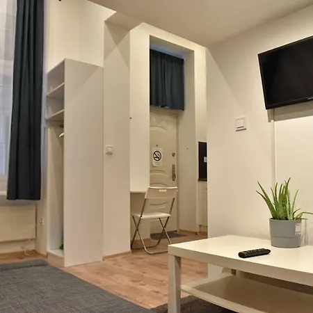 Appartamento Welcome - A Studio Apt In District 7