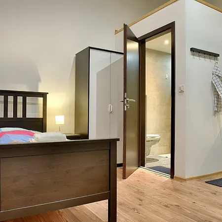 Appartamento Welcome - A Studio Apt In District 7 *