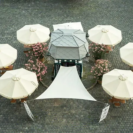 Poppy Flower Apartment *