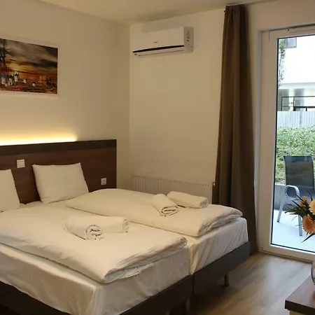 Aparthotel Corvin 3*