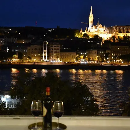 Full Danube -castle Panorama Classic Appartamento Budapest
