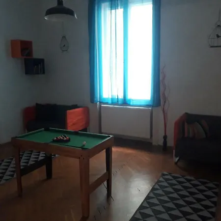 Hostel East Side