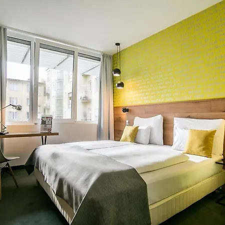 Roombach Center Budapeste