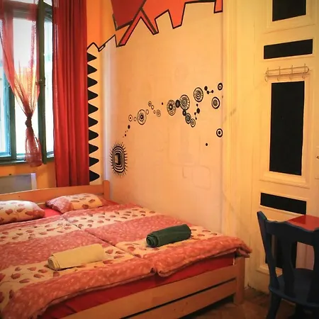 Downtown Hostel *
