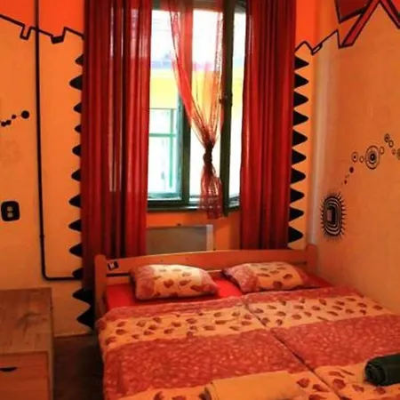 Downtown Hostel *