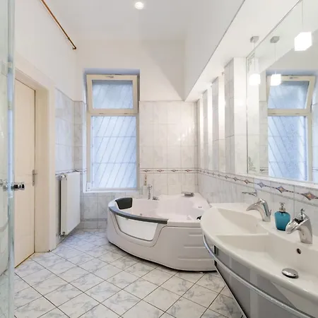 Luxury * Budapest