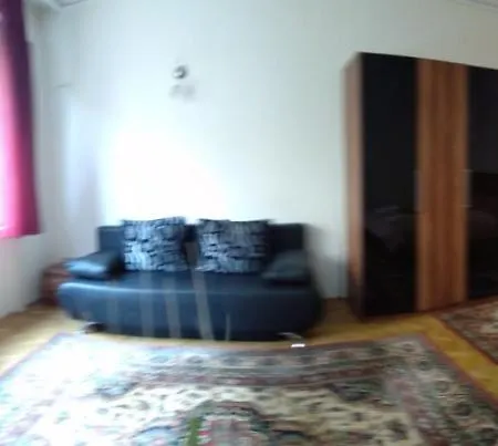 Gyoengyi * Budapešť