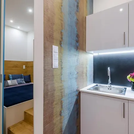 Amber / Navy Design With A/c Appartement *