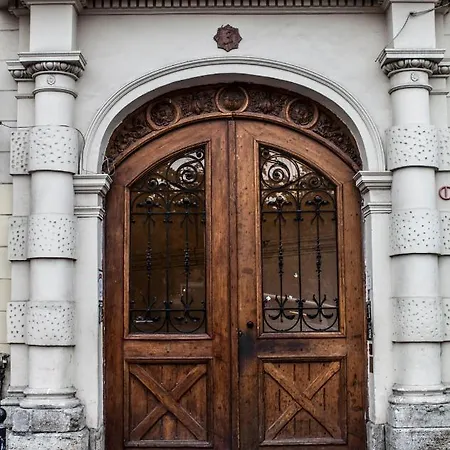 Eye Luxury Suites Szálloda 3*
