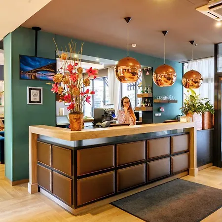 Hotel Roombach Center 3*