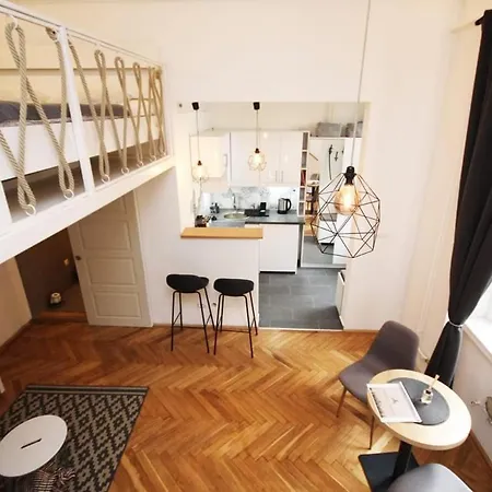Lovely Downtown In Apartman *