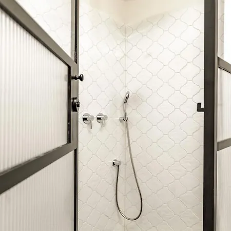 Szálloda Eye Luxury Suites 3*