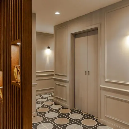 Eye Luxury Suites