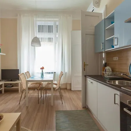 Mentha Apartment *