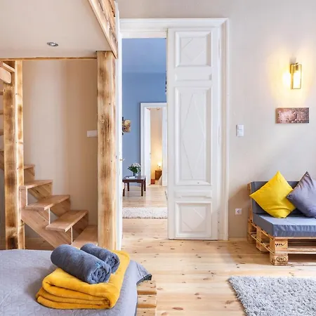Trendy Grand Boulevard Designer Apartment Budapest