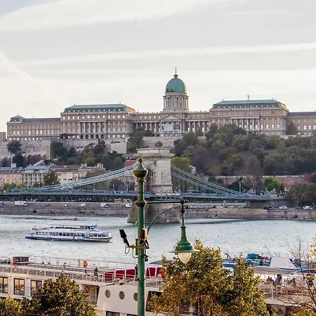 Full Danube -castle Panorama Classic Appartamento Budapest