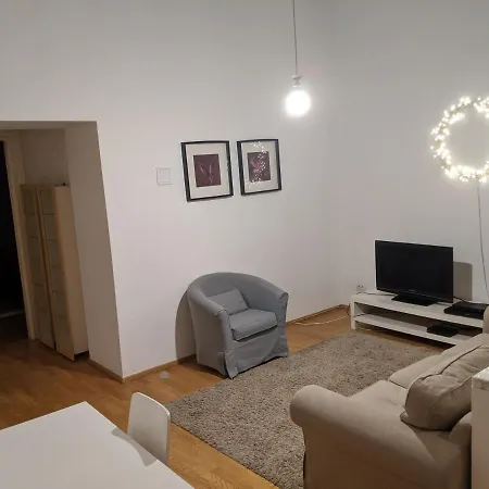 Avenue Hostal *