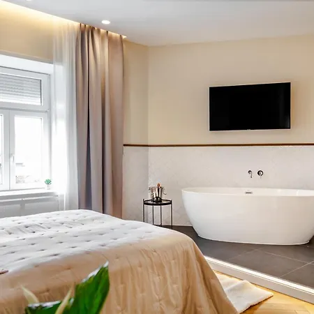 Eye Luxury Suites Szálloda