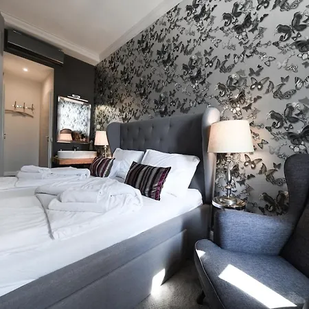 Hotel Blue Velvet 3*