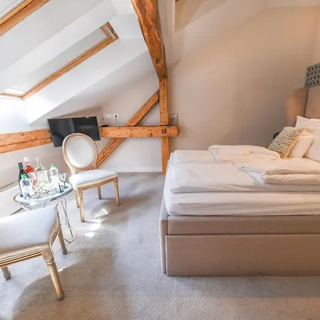 Hotel Blue Velvet 3*