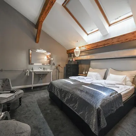 Blue Velvet Hotel 3*
