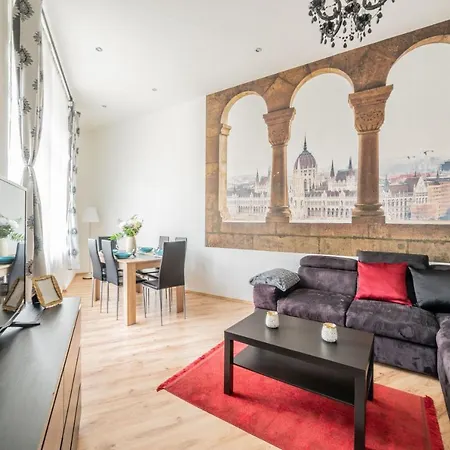 Real Apartments Anker *