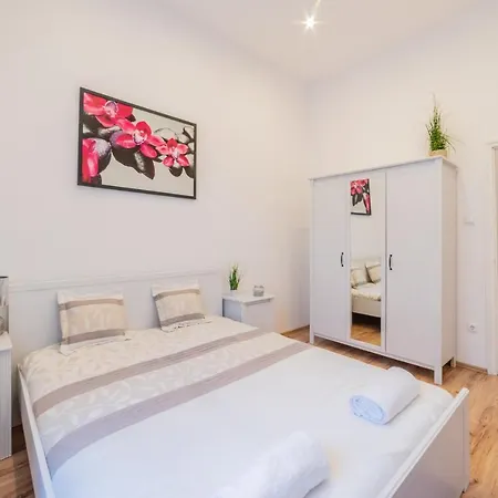 Apartment Real Apartments Anker *