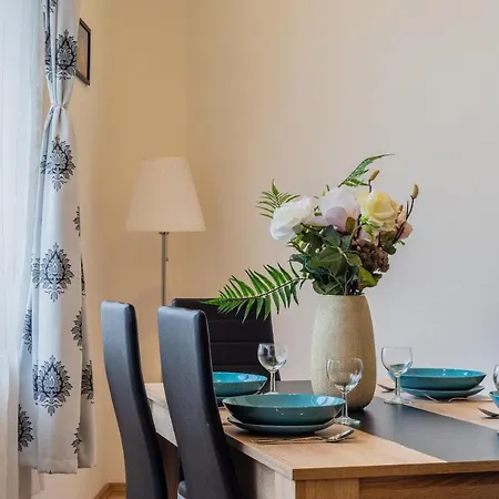 Real Apartments Anker *