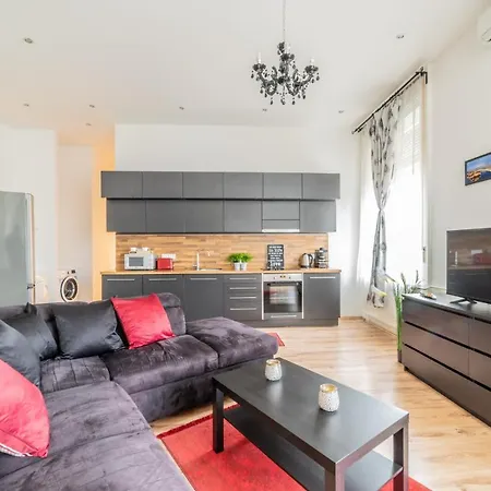 Real Apartments Anker *