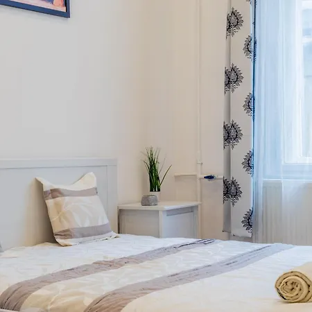 Real Apartments Anker *