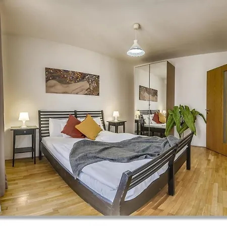 Avantgarde Lägenhetshotell 4*