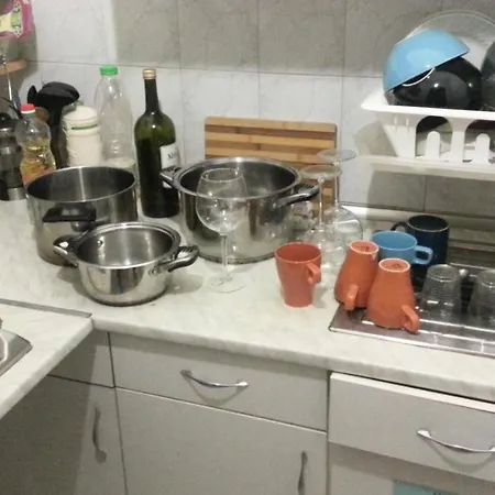Lamis Hostel *