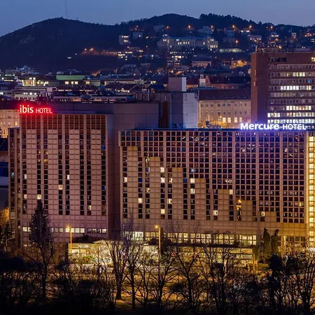 Отель Mercure Castle Hill