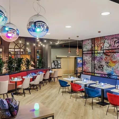 Отель Mercure Castle Hill 4*