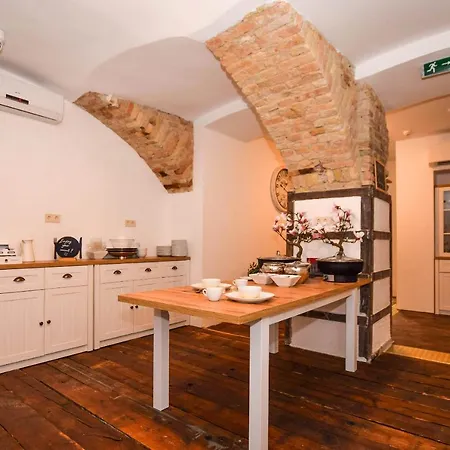 Hotel Arch Boutique 4*