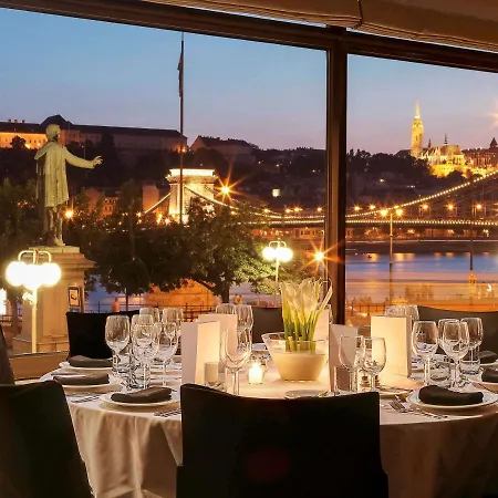 Sofitel Chain Bridge בודפשט