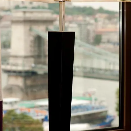 Sofitel Chain Bridge 5* בודפשט