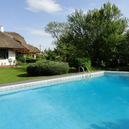 Budafok Panzio Bed & Breakfast *